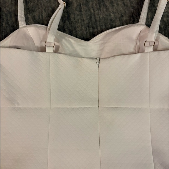 Lilly Pulitzer White Dress with Gold Accents - Picture 6 of 12